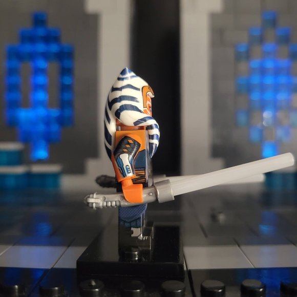 Custom LEGO Compatible Star Wars Mandalorian Ahsoka Minifigure - Picture 4 of 7